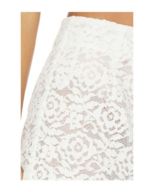 V. Chapman White Romeo Short
