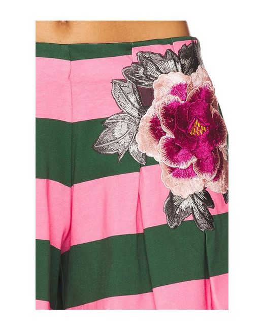 Area Black Embroidered Flower Pleated Short