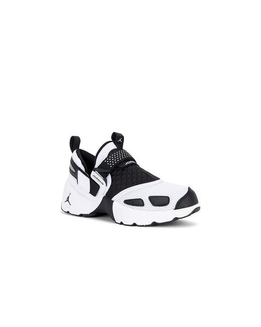 Nike Black Trunner Lx Sneaker