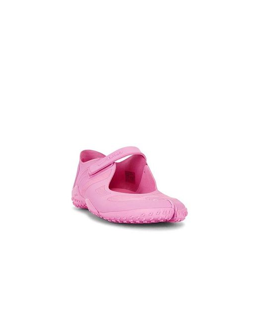 NikeSKIMS Pink Rift Mesh Sneaker