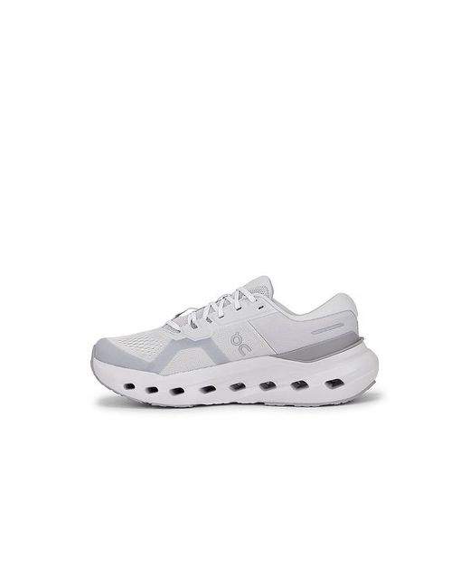On Shoes Sneakers Cloudrunner in White für Herren