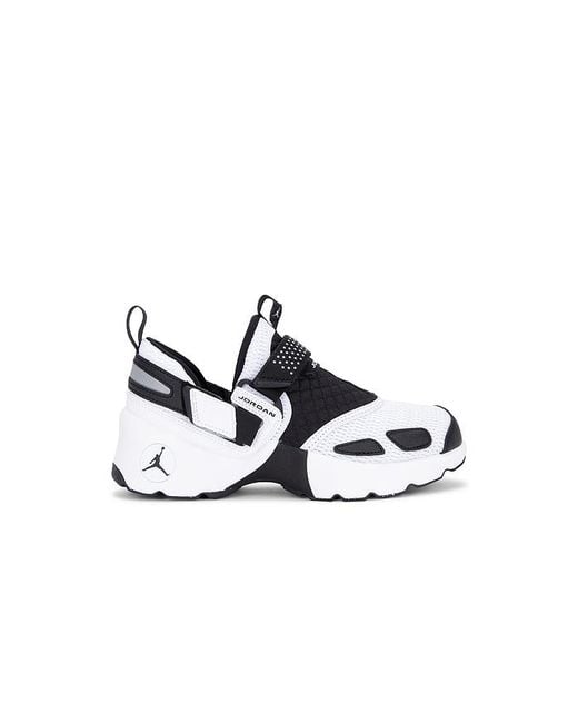 Nike Black Trunner Lx Sneaker