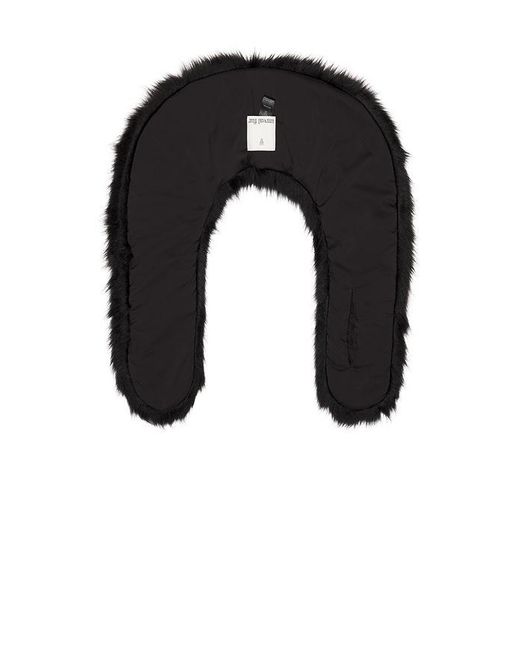 Unreal Fur Black Changes Scarf