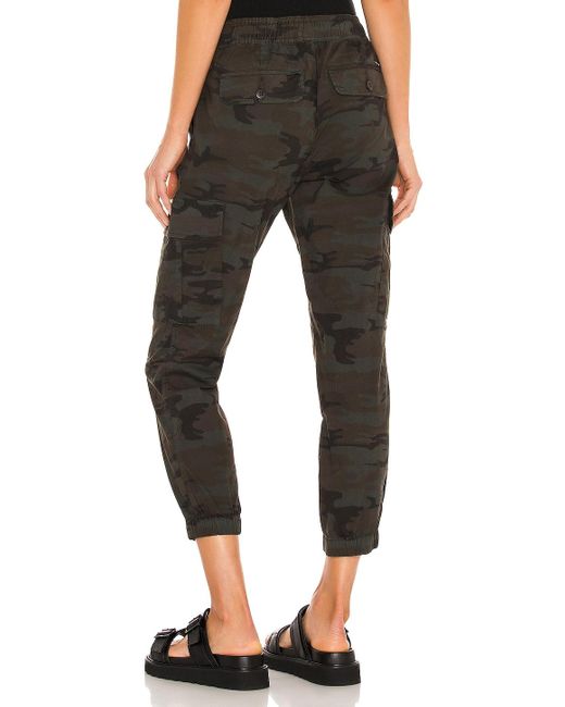 حدد شكل السفينة يواجه black squad pants 