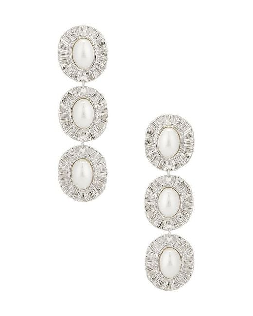 petit moments White Providence Earrings