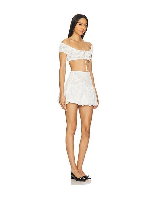 Leslie Amon White Set Puff