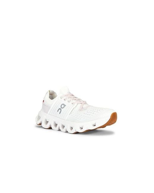 On Shoes White Cloudswift 4 Sneaker