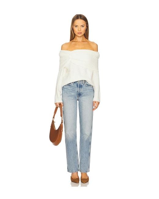 Nia White Schulterfreier Sweater