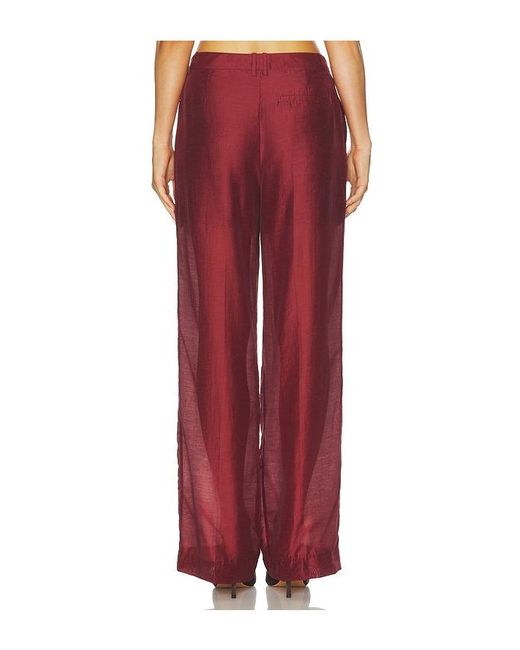L'academie Red 'Academie Liya Pant