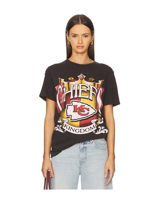 Junk Food Black Chiefs Kingdom Vintage Tee for men
