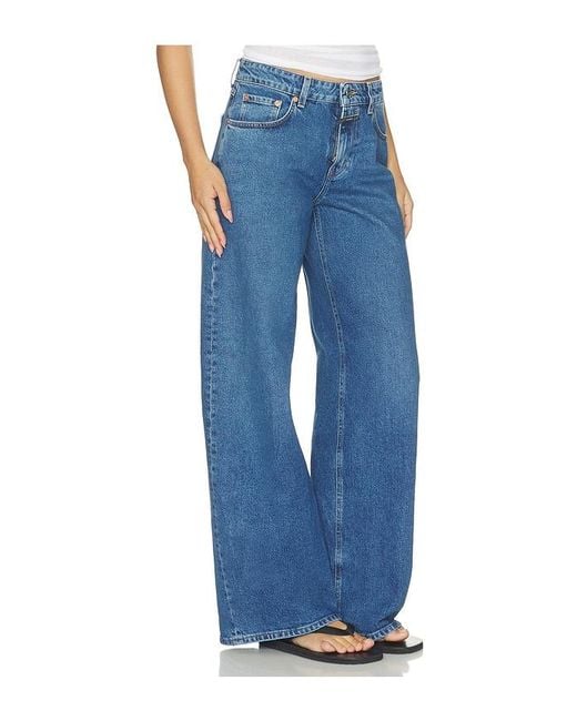 Closed Blue Jayla Jeans