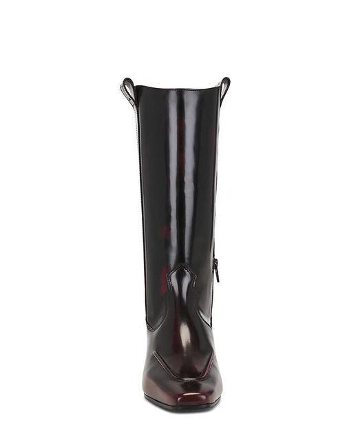 Alohas Black Boot Chase