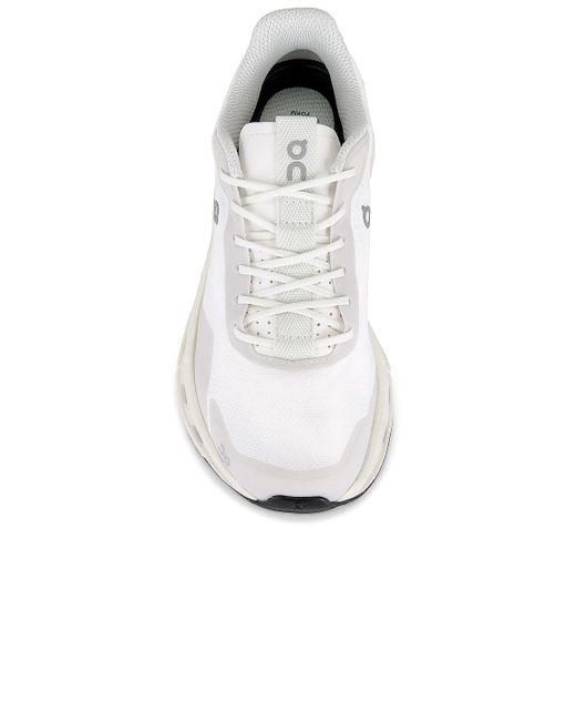On Shoes Cloudnova Form スニーカー White