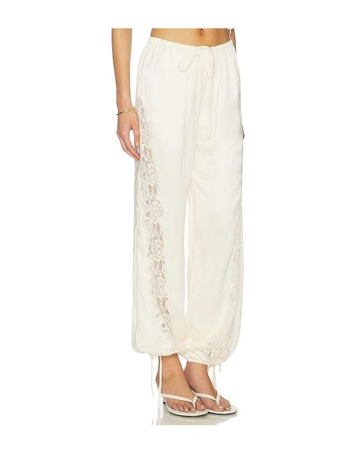 L'academie White 'Academie Belarus Pant
