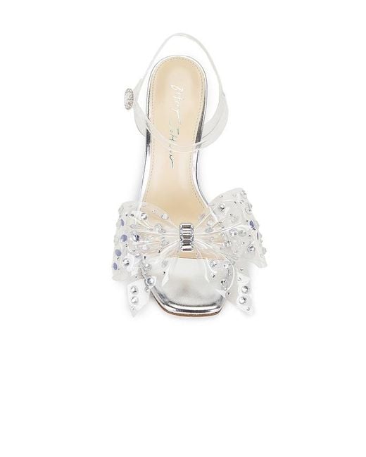 Steve Madden White Sandale Pratt