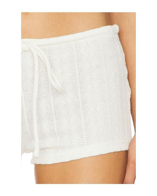Lioness White Wolfgang Short