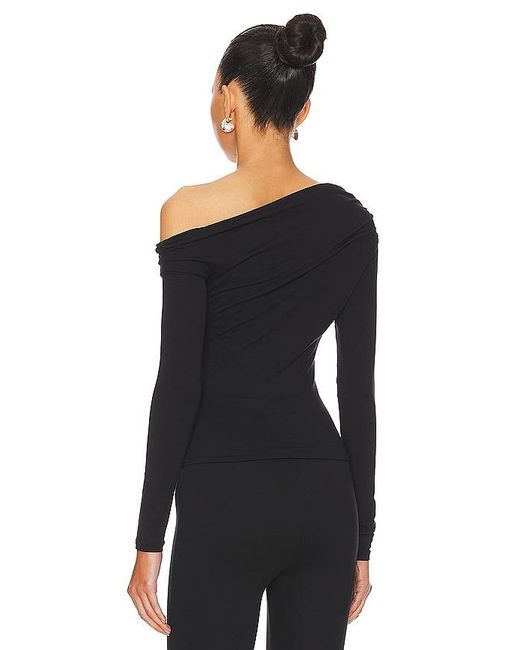 Bria Essential Top en Black AFRM