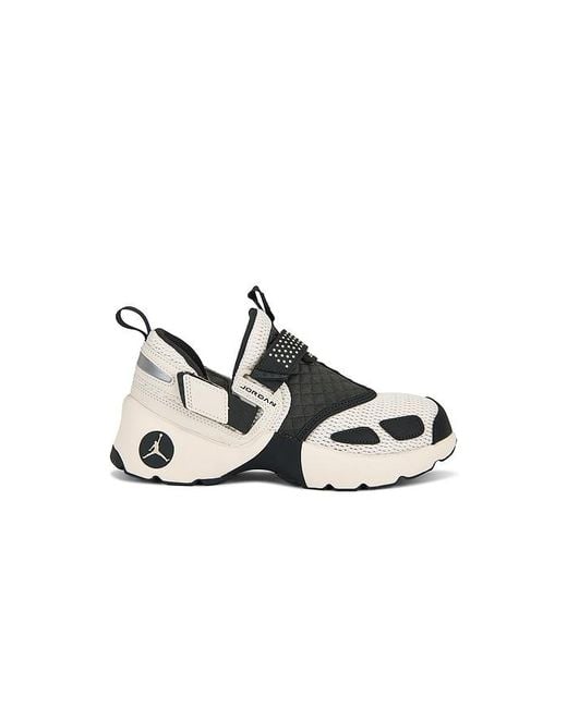 Nike Black Trunner Lx Sneaker