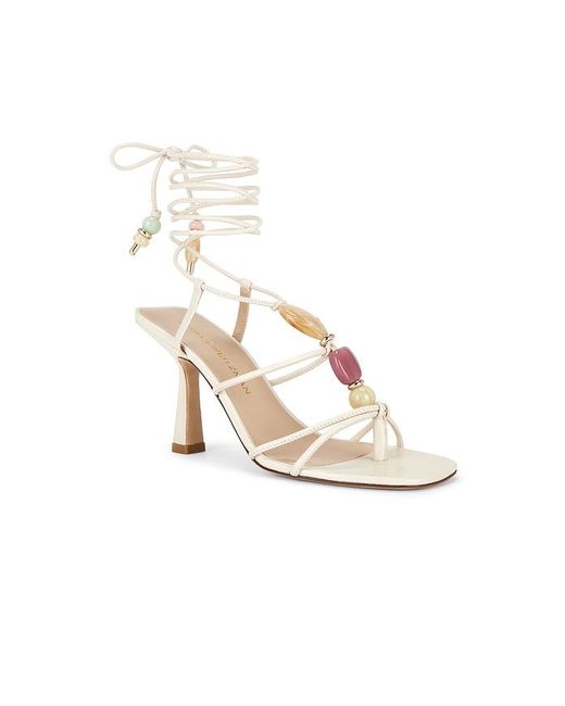 Stuart Weitzman White Sandale Majorca Wrap 85