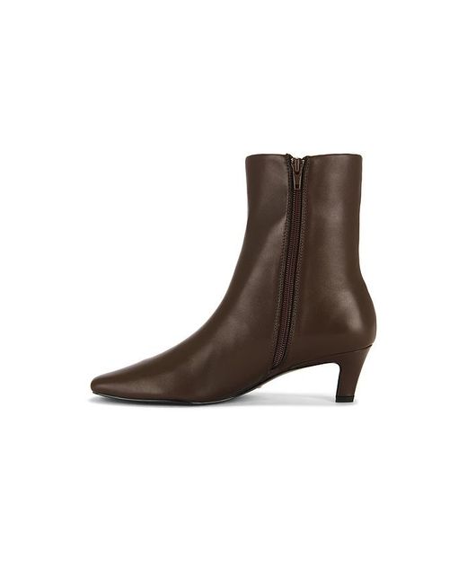 Raye Brown Boot Lauren