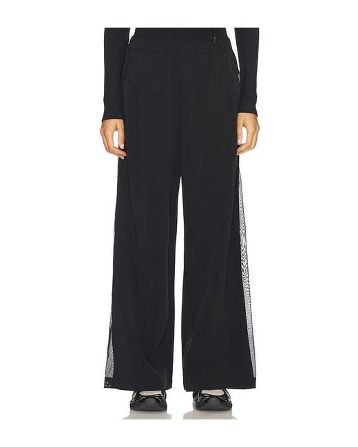 Alo Yoga High-Waist Origin Wide Leg Track Pant in Black | Lyst