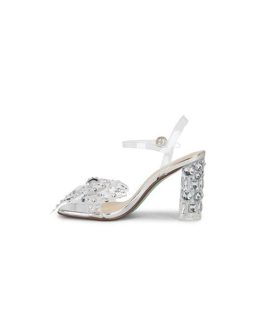 Steve Madden White Sandale Pratt