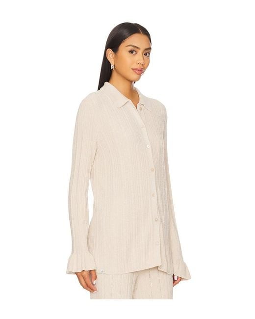 Cozychic Ultra Lite Ribbed Ruffle Cuff Shirt En Color Crema Talla (También En M, S, Xl, Xs) Barefoot Dreams de color Natural