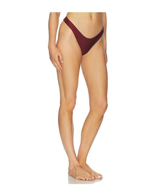 De Rococo Red Dolce Bottom