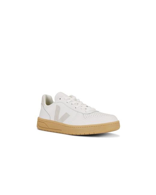 Veja White V-10 for men