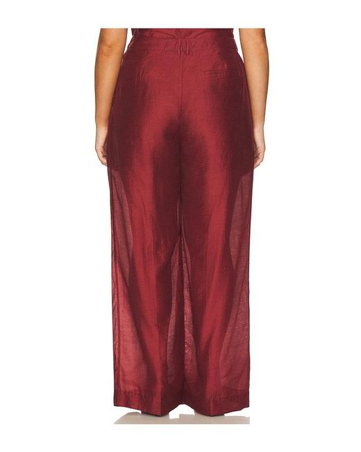 L'academie Red 'Academie Liya Pant