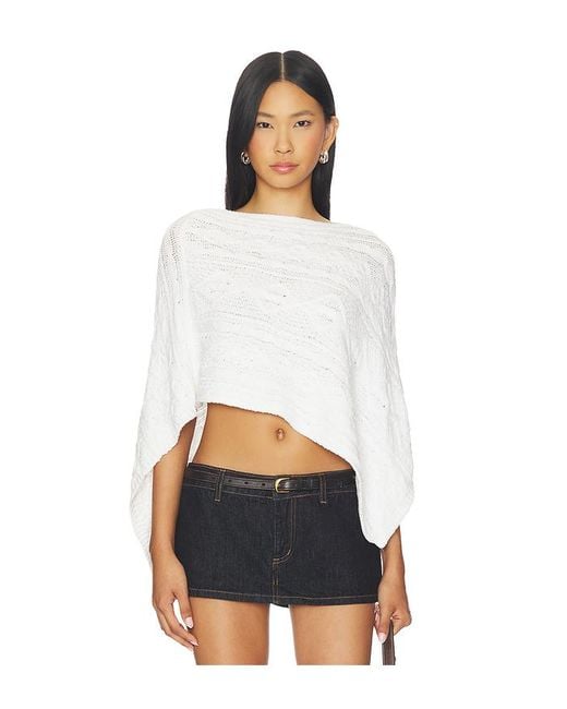 Mountain Cable Knit Poncho En Color Blanco Talla (También En S/M) Frankie's Bikinis de color White