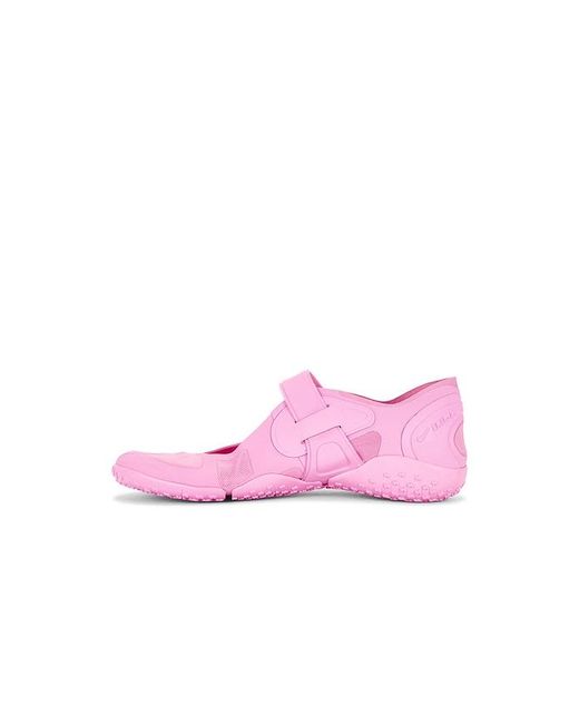 NikeSKIMS Pink Rift Mesh Sneaker
