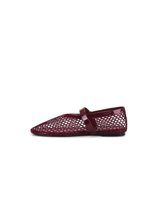 Raye Red Noam Flat
