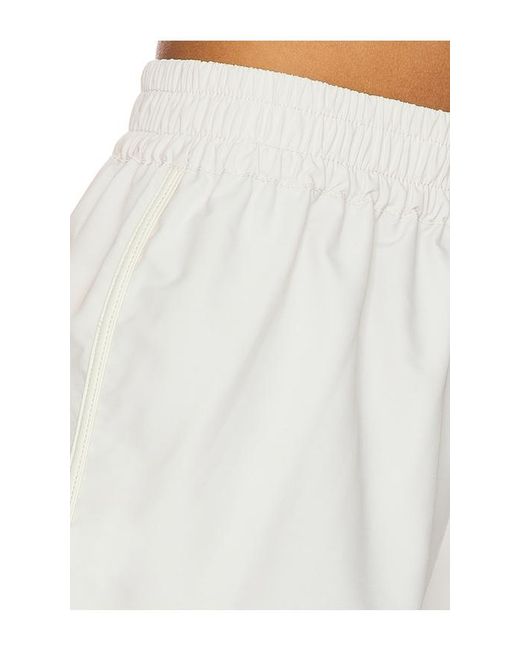 Lamarque White Daffy Short