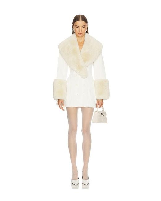 LOBA White Mantel Julieta