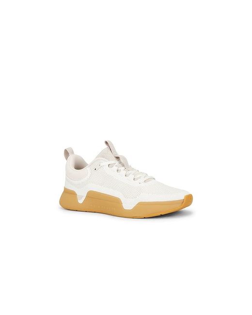 while on earth™ White Move Trainer for men