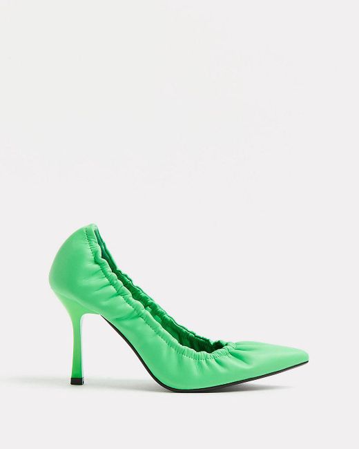 elasticated pump shoes