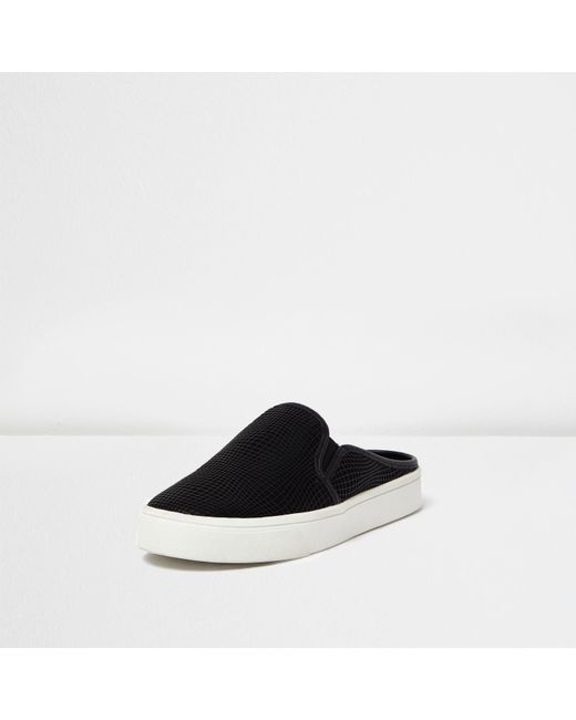 backless plimsolls