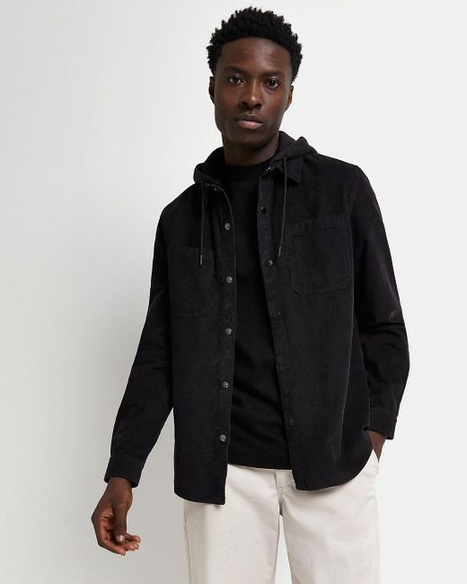 jacket on top of moletom com capuz