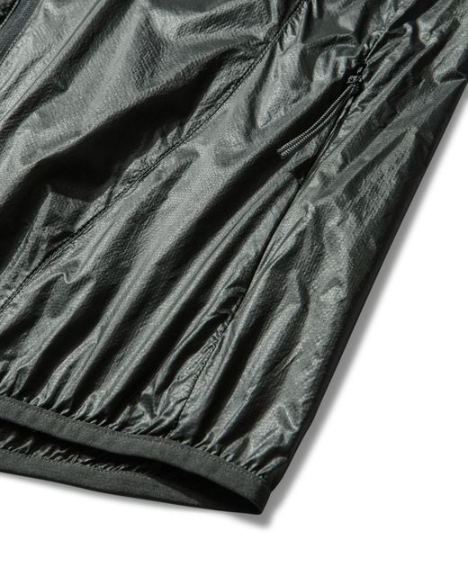 Roa Black Hue Packable Wind Jacket Jackets