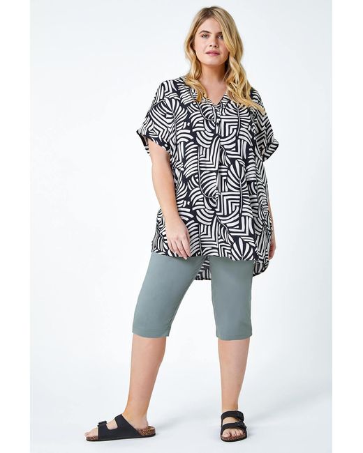 Roman Curve Blue Knee Length Elastic Waist Shorts