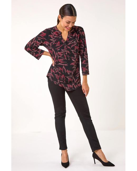 Roman Textured Abstract Print Top
