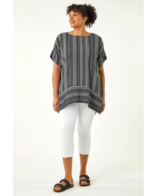 Roman Curve Gray Stripe Print Border Hem Top