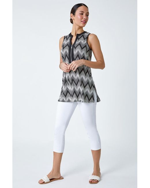 Roman White Zip Neck Chevron Puff Print V-Neck Top