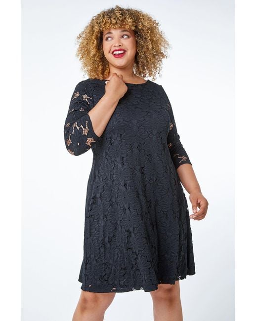 Roman Curve Blue Floral Lace Shift Dress