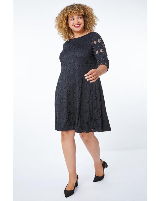 Roman Curve Blue Floral Lace Shift Dress
