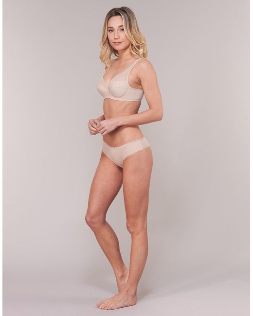 Dim Natural Generous Classic Underwire Bras
