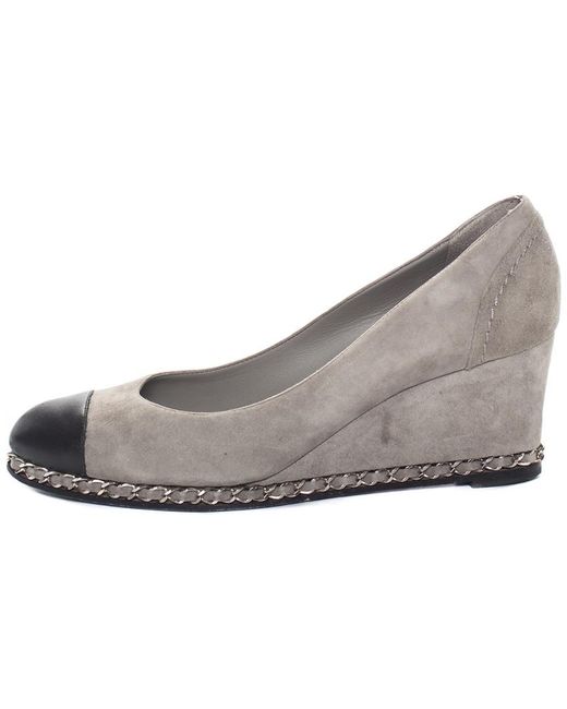 Chanel Gray Suede Black Leather Cap Toe Chain Trim Wedges (size 38)