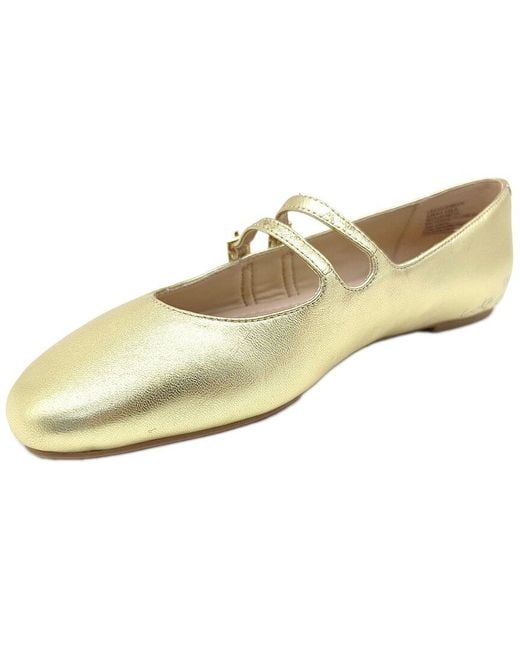 Kenneth Cole White Mackenzie Pu Flat