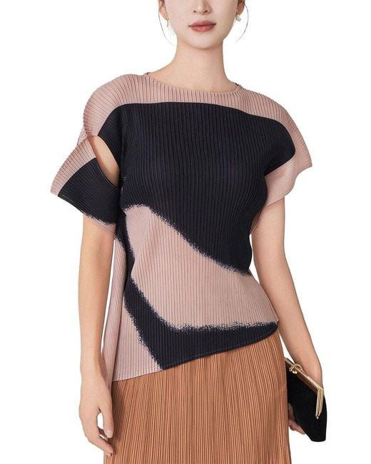 Linda Charm Black T-Shirt